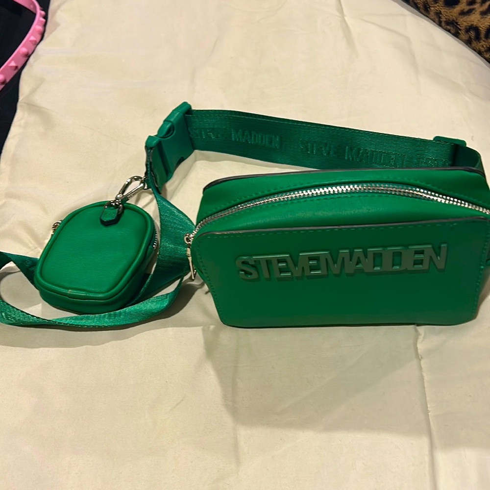 Steve Madden Vibrant Green Crossbody Bag